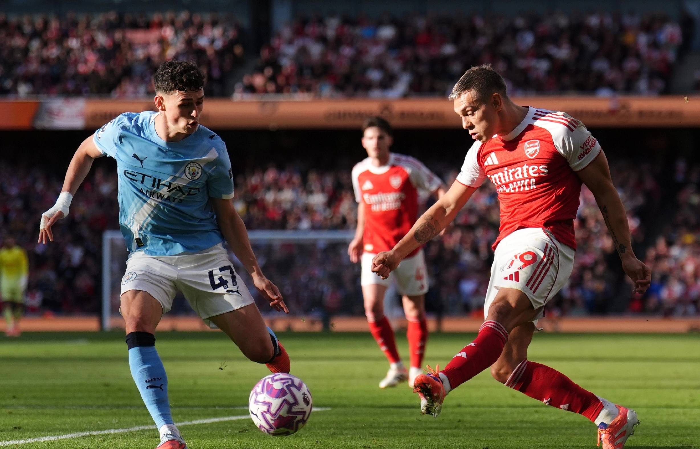 阿方索-戴维斯今日恢复部分合练，为接受手术以来首次（阿方索-戴维斯今日术后首次参加部分合练）