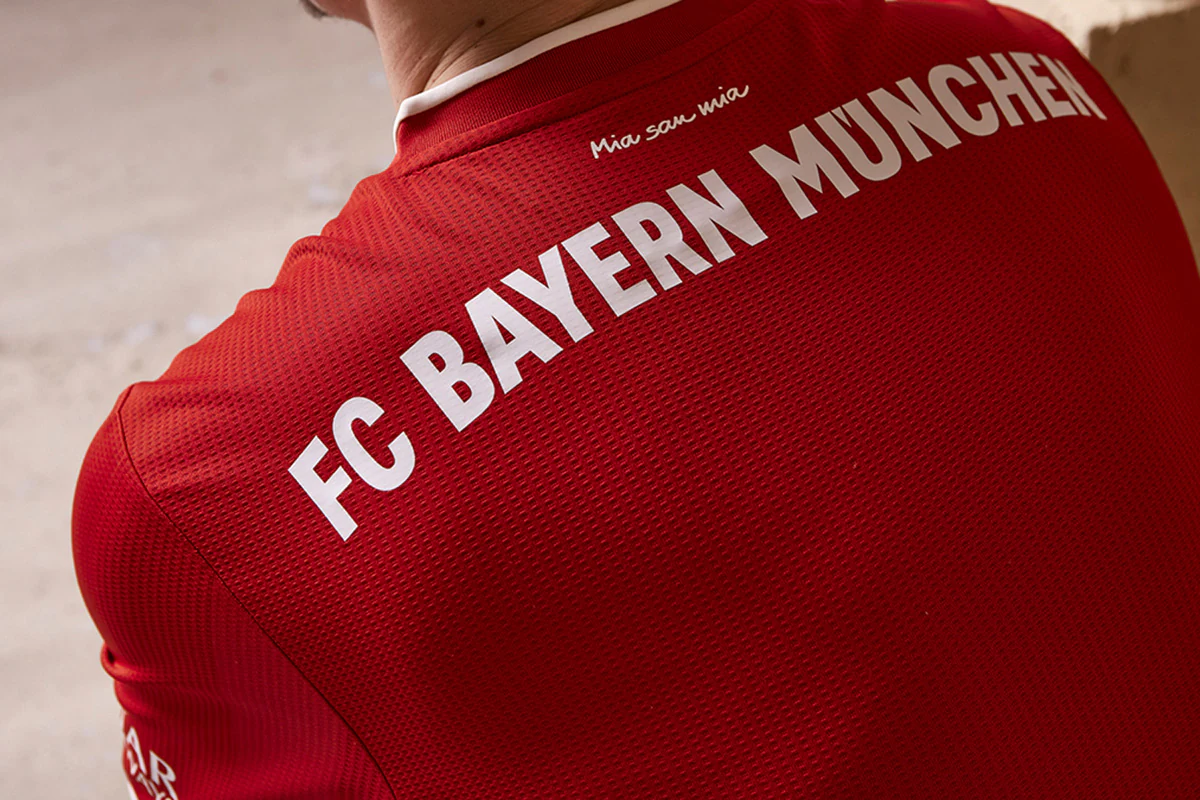 英超前瞻：曼联状态回暖期待连胜，西汉姆联进攻核心停赛（英超前瞻：曼联回暖剑指连胜，西汉姆联进攻核心遭停赛）