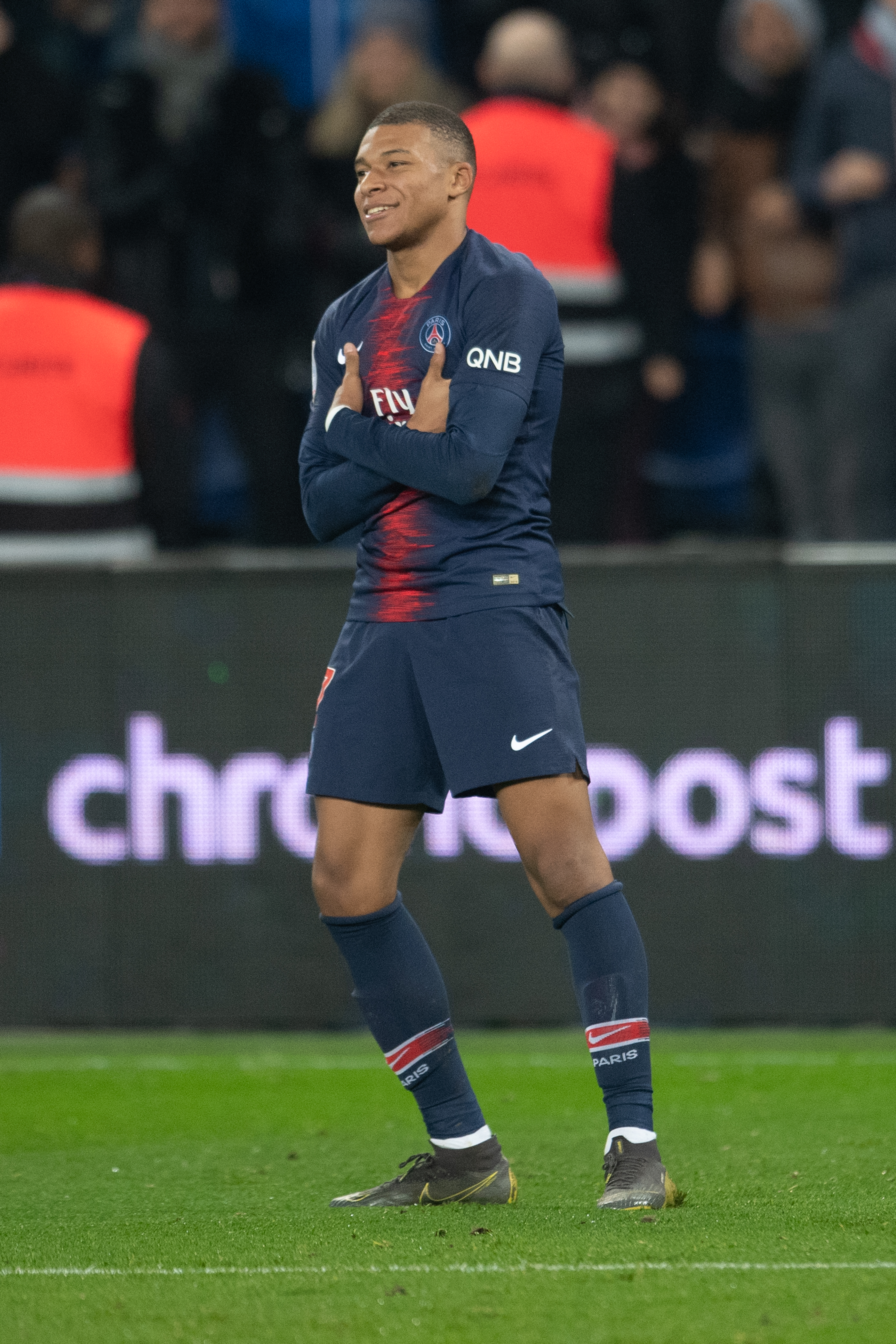 佩杜拉：那不勒斯持续追逐梅努；洛伦佐-卢卡换奇克传闻不实（佩杜拉：那不勒斯继续追梅努，洛伦佐-卢卡与奇克互换纯属谣传）