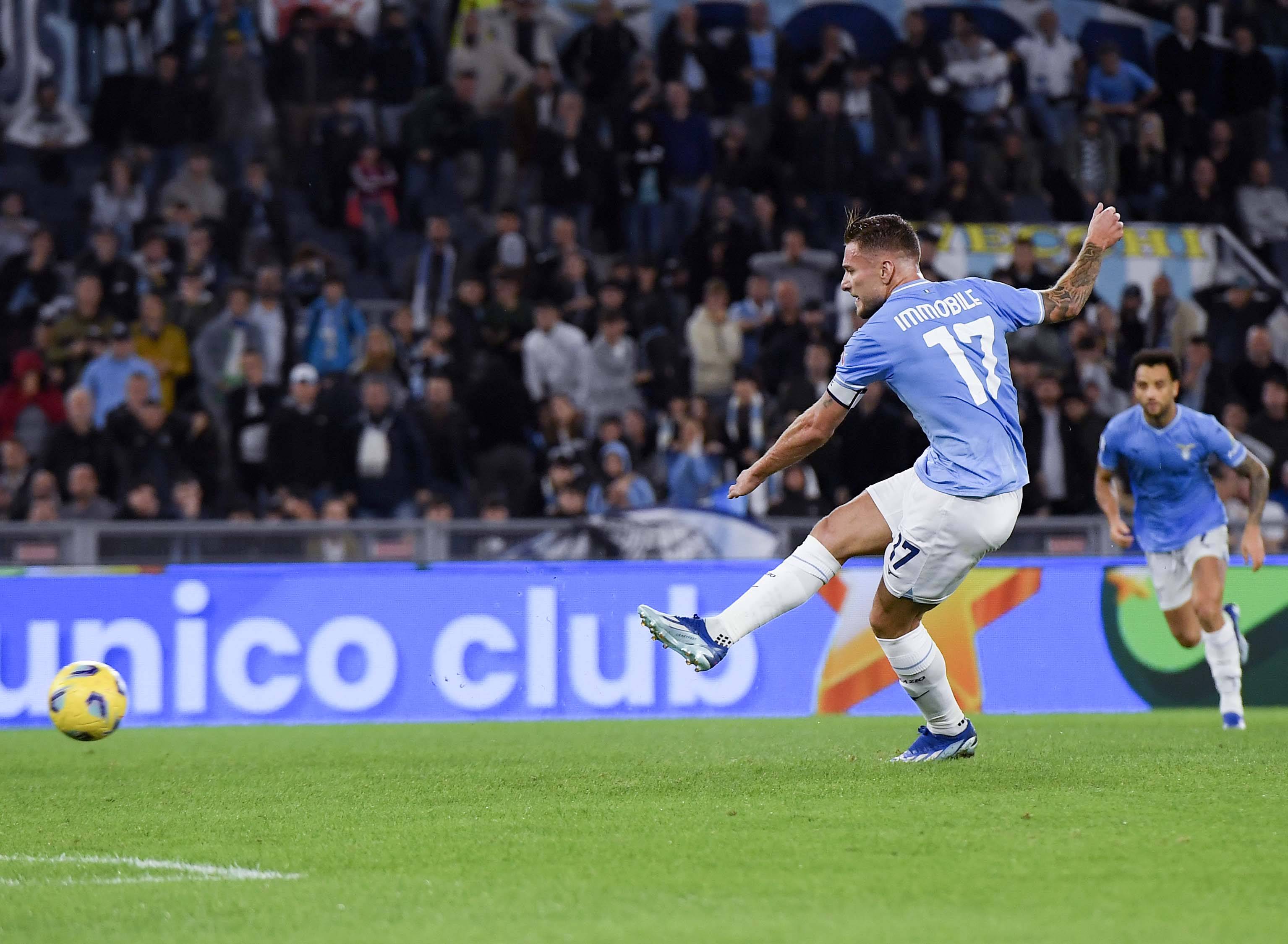 刘伟国：捧起中甲冠军奖杯很激动，明年力争在中超站稳脚跟（刘伟国：中甲夺冠令人振奋，明年力求在中超站稳脚跟）