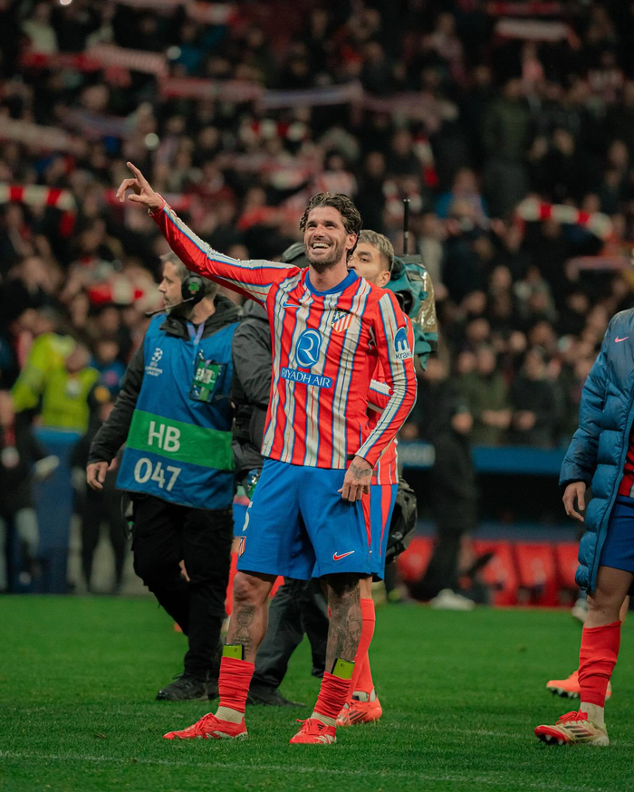 绝对统治力，梅西5场季后赛贡献6球5助率队晋级总决赛（梅西季后赛5战6球5助，统治级发挥率队闯入总决赛）