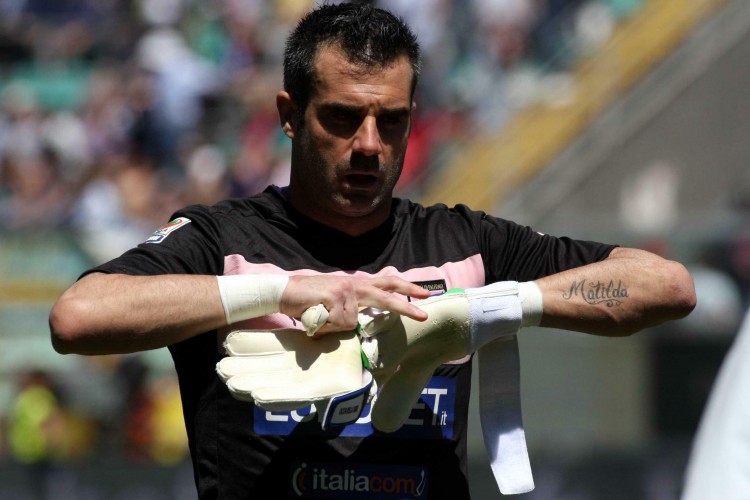 欧文突破两人防守命中三分