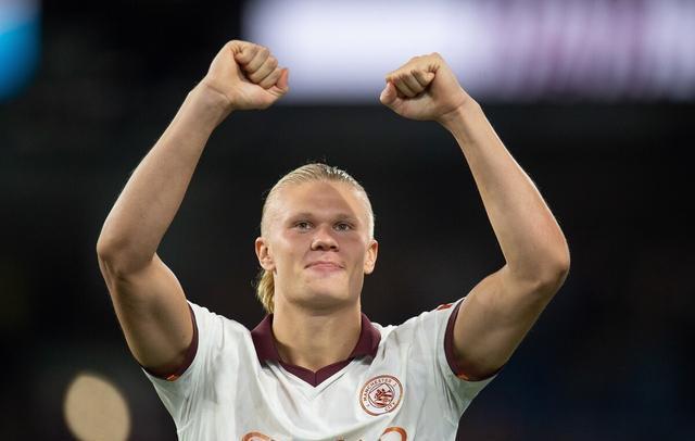 支持儿子，弗格森去看了其儿子达伦执教的彼得堡联的比赛