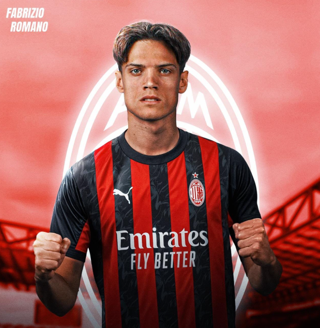 居功至伟，穆斯卡特带海港两年赢得三座奖杯（功勋卓著，穆斯卡特执教海港两年夺三冠）