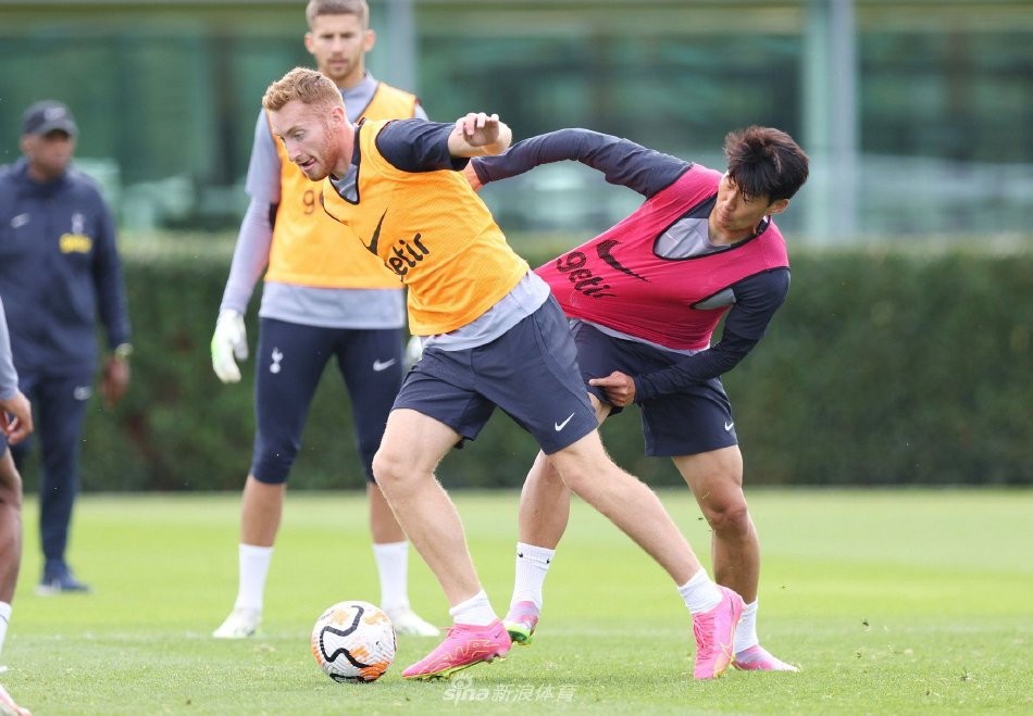 斯科尔斯：欧联杯半决赛先客后主对曼联有利，有助球队冲击决赛（斯科尔斯：先客后主的欧联半决赛利好曼联，有助球队冲击决赛）