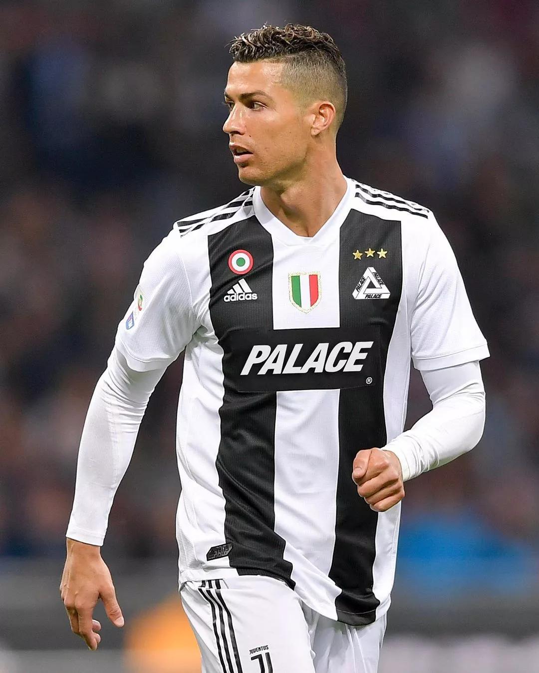 斯基拉：尤文派球探考察意大利20岁右后卫帕莱斯特拉（斯基拉：尤文已派球探考察20岁意大利右后卫帕莱斯特拉）