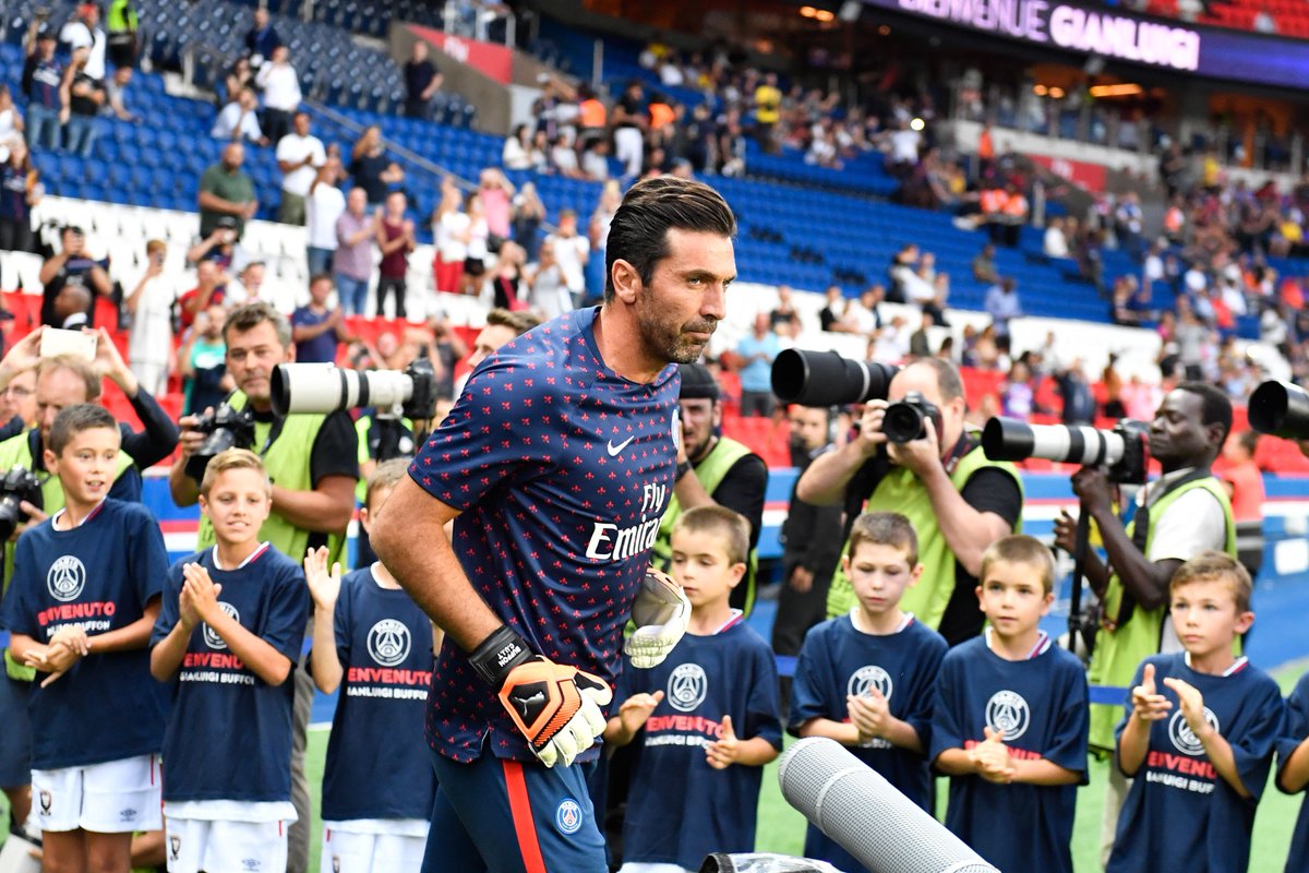 意甲对阵第30支球队球门，劳塔罗当选国米4-0科莫全场最佳（劳塔罗攻破意甲第30个不同对手球门，国米4-0科莫当选全场最佳）