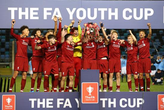 尤文官方：弗朗西斯科-孔塞桑当选队内10月最佳球员（尤文官宣：弗朗西斯科-孔塞桑荣膺球队十月最佳）