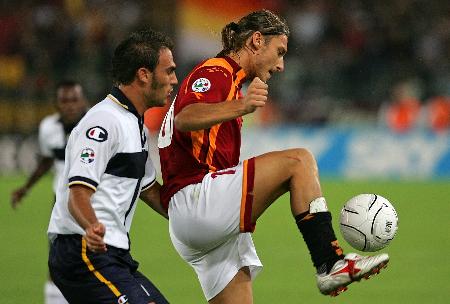 比利亚雷亚尔2-0赫塔费，布坎南破门，米卡塔泽锁定胜局（黄潜2-0力克赫塔费：布坎南先开纪录，米卡塔泽终结悬念）