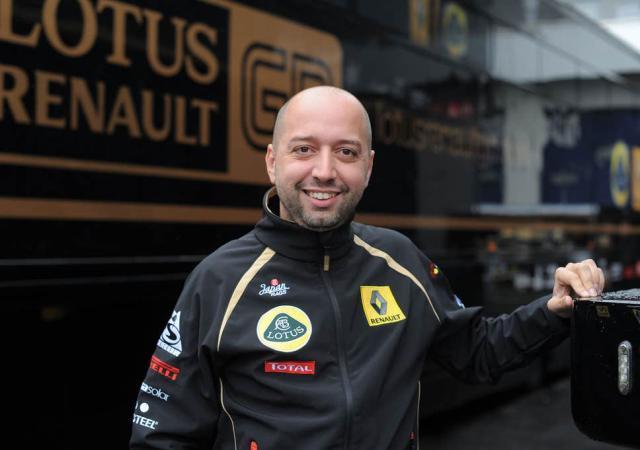 篮球湖人球员场上表现赢得媒体好评（湖人球员赛场发挥获媒体赞誉）