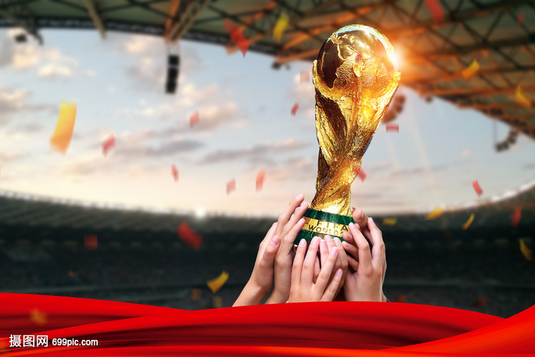 迪乌夫：过去我从没踢过右路，但只要能帮助球队我都愿意去做（迪乌夫：从未司职右路，但为球队我愿意尝试）