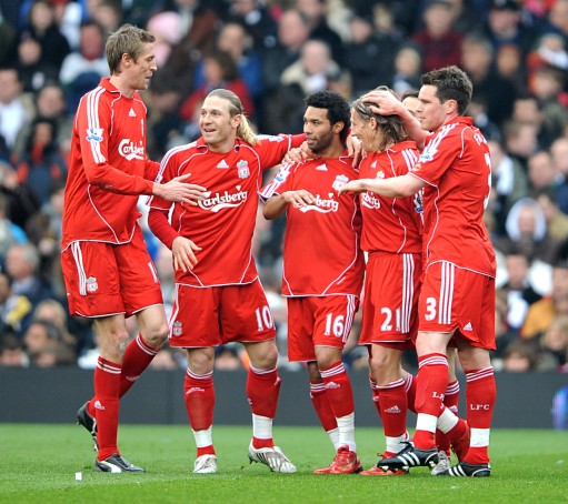 英超夺冠赔率：利物浦1.06超低赔似夺冠在即（英超争冠赔率：利物浦1.06超低，冠军近在咫尺）