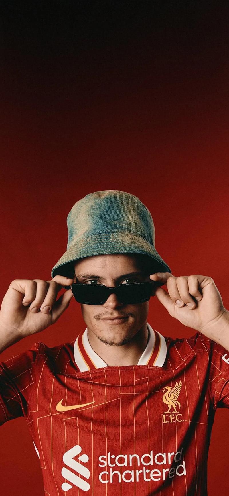 37岁80天，莱万是西甲历史上演帽子戏法第四年长的球员（莱万37岁80天，位列西甲史上帽子戏法年龄第四高）